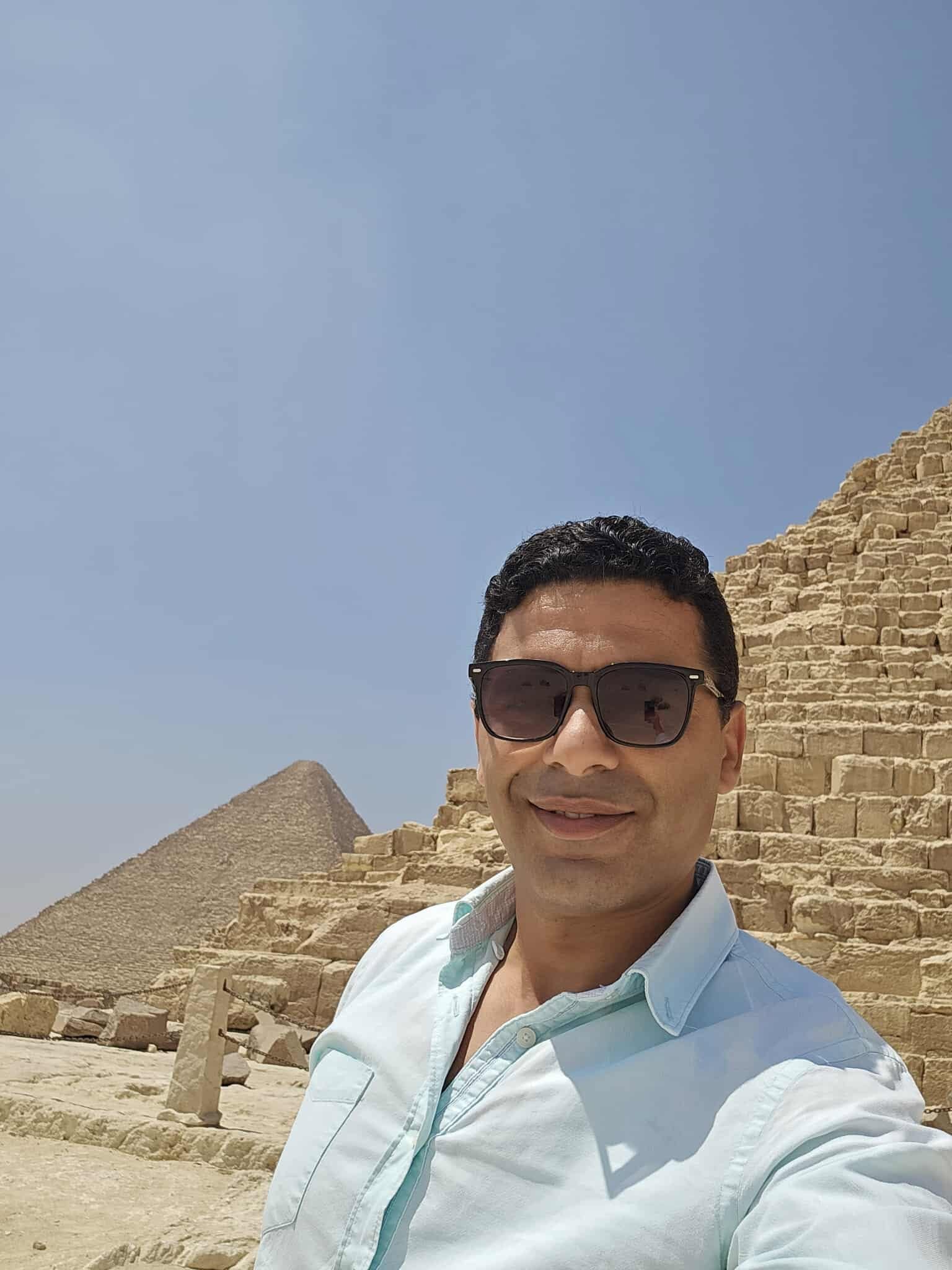 Guia egípcio fluente em português, acompanhando turistas brasileiros WhatsApp +20 106 017 4868