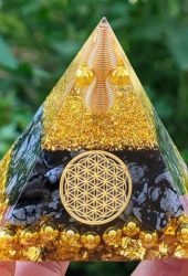 piramide para meditar com cobre